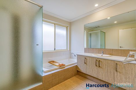 33 Miramar Way, Piara Waters, WA 6112