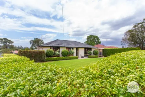 Property photo of 11 Lyn Circuit Jamisontown NSW 2750