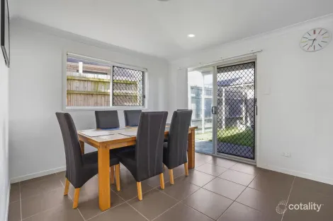 Property photo of 2/5 Wyatt Crescent Mango Hill QLD 4509