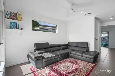 Property photo of 2/5 Wyatt Crescent Mango Hill QLD 4509