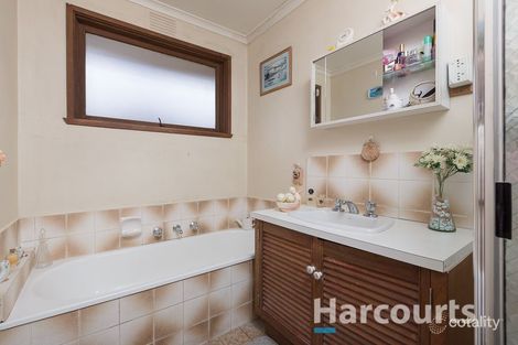 Property photo of 32 Whitehaven Crescent Noble Park North VIC 3174