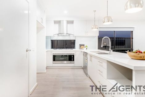 Property photo of 12 Cuttlefish Circuit Tarneit VIC 3029
