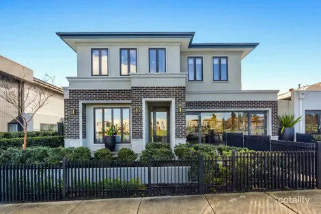 24 SOHO BVD, BERWICK, VIC 3806