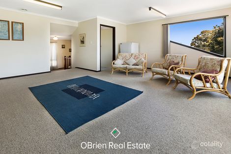 Property photo of 92 Grimwade Crescent Frankston VIC 3199