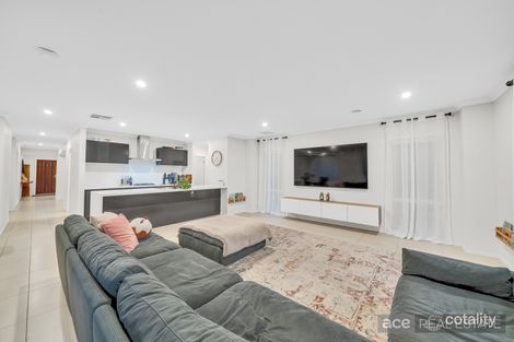 Property photo of 21 Beachside Crescent Point Cook VIC 3030