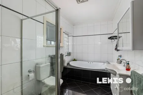 Property photo of 28 Arndt Road Pascoe Vale VIC 3044