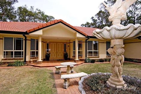 Property photo of 37 Riverdowns Crescent Helensvale QLD 4212