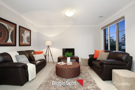 Property photo of 11 Flametree Circuit Cranbourne VIC 3977