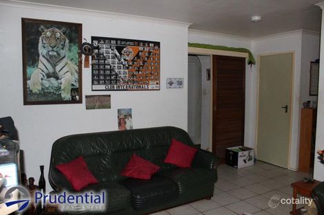 Property photo of 1 Bianca Place Rosemeadow NSW 2560