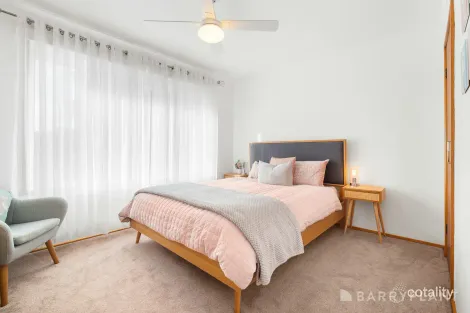 Property photo of 2/5 Kincumber Drive Croydon VIC 3136