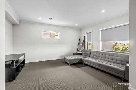 Property photo of 194 Alisma Boulevard Cranbourne North VIC 3977