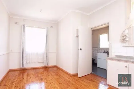 Property photo of 16 Midlow Road Elizabeth Downs SA 5113