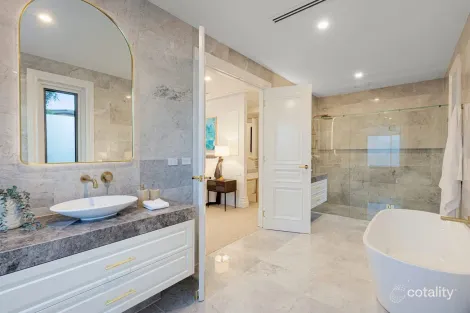 Property photo of 5 Hertford Crescent Balwyn VIC 3103