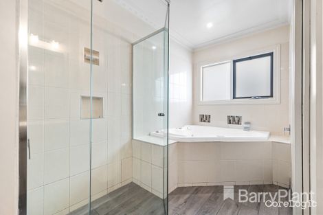 Property photo of 30 Beaufort Avenue Alfredton VIC 3350