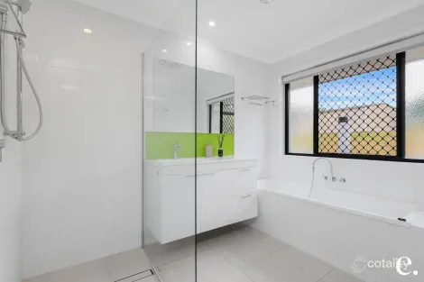 Property photo of 9 Benrhys Court Rockyview QLD 4701