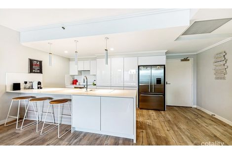 Property photo of 2216/33 T E Peters Drive Broadbeach Waters QLD 4218