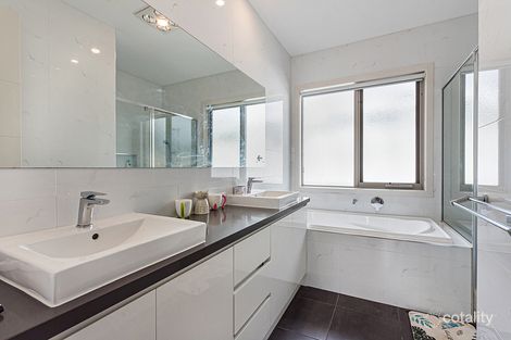 Property photo of 48 Begonia Street Box Hill South VIC 3128