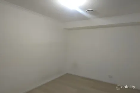 Property photo of 4 Pinnaroo Circuit Meadow Heights VIC 3048