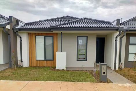 8 SPECTOR WALK, WERRIBEE, VIC 3030