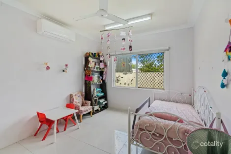 Property photo of 4 Lady Penrhyn Close Bentley Park QLD 4869