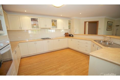 Property photo of 10 Caples Close Kelso NSW 2795