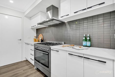 Property photo of 13 Cobungra Grove Wollert VIC 3750