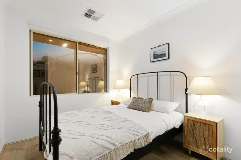 Property photo of 9 Warilla Close Waikiki WA 6169