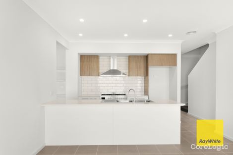Property photo of 28 Woolspinner Crescent Wyndham Vale VIC 3024