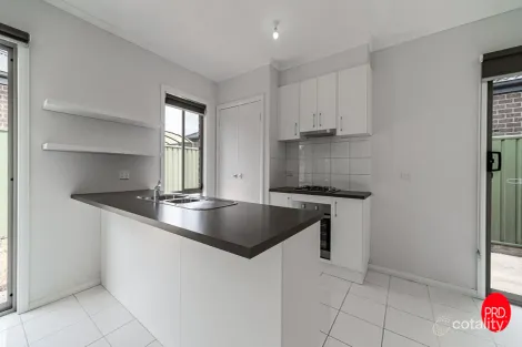 Property photo of 77 Tobin Crescent Epsom VIC 3551