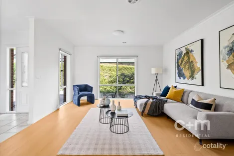 Property photo of 2/22 Grevillia Road Oak Park VIC 3046