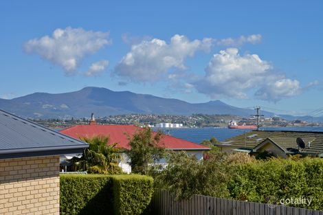 Property photo of 11 Yolla Street Rose Bay TAS 7015