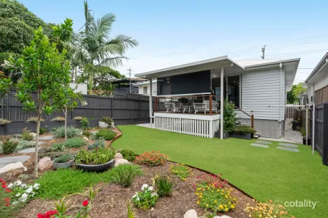 Property photo of 447 Tingal Road Wynnum QLD 4178