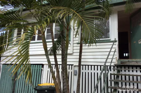 Property photo of 2/490 Esplanade Torquay QLD 4655