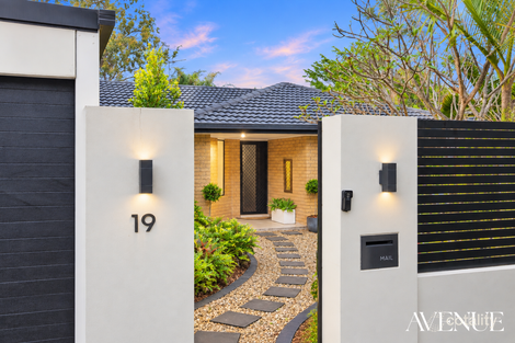 19 Simone St, Boronia Heights, QLD 4124