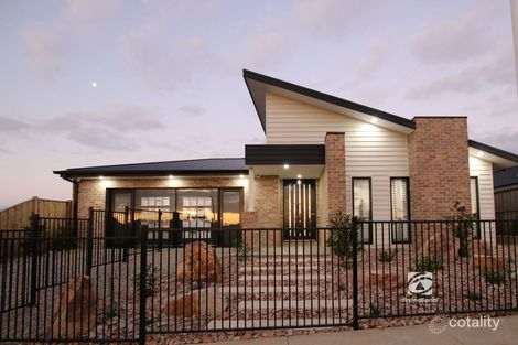Property photo of 18 Lomandra Boulevard Lucknow VIC 3875
