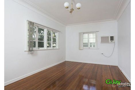 Property photo of 821 Cavendish Road Holland Park QLD 4121