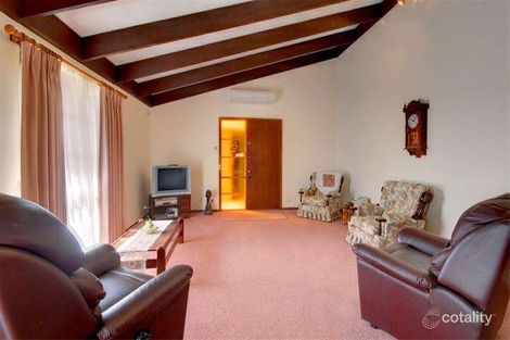 Property photo of 2 Regency Drive Mount Clear VIC 3350