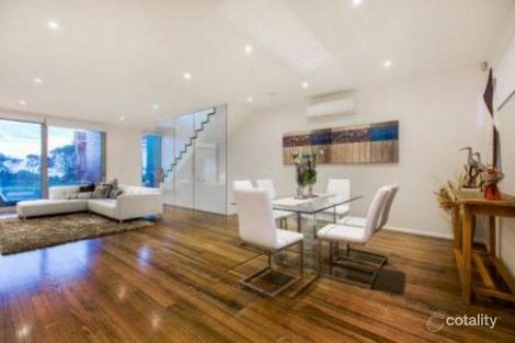 Property photo of 2/11A Ormond Esplanade Elwood VIC 3184