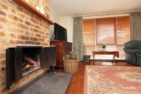 Property photo of 16 Wheeler Crescent Wanniassa ACT 2903