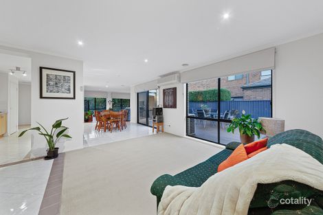 Property photo of 13 The Parkway Pakenham VIC 3810
