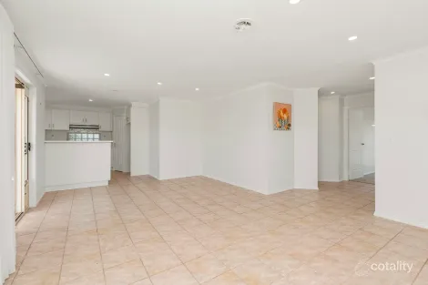 Property photo of 27 Spicer Boulevard Altona Meadows VIC 3028