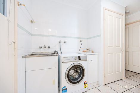 Property photo of 16 Bowerbird Avenue Eli Waters QLD 4655