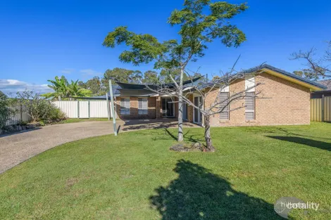Property photo of 4 Adaminaby Drive Helensvale QLD 4212