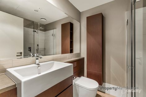 Property photo of 717/228 A'Beckett Street Melbourne VIC 3000