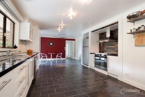 Property photo of 2 Barriedale Grove Frankston South VIC 3199