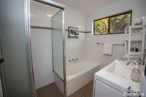 Property photo of 92 Seabreeze Parade Green Point NSW 2428