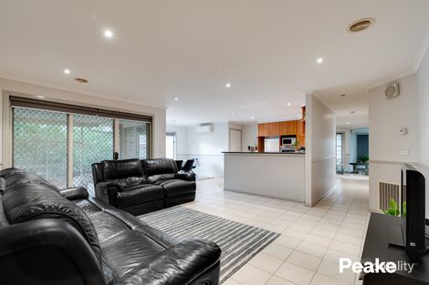 Property photo of 35 Edgbaston Circuit Berwick VIC 3806