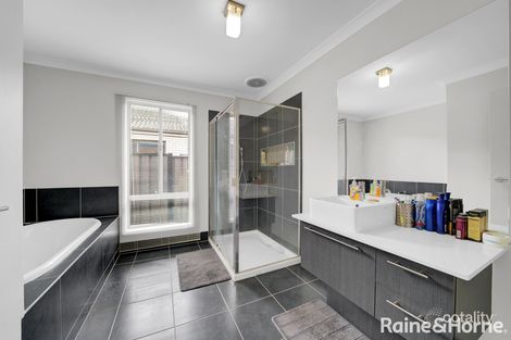 Property photo of 31 Northbridge Drive Tarneit VIC 3029