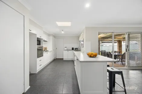 Property photo of 15 Holly Close Lake Haven NSW 2263