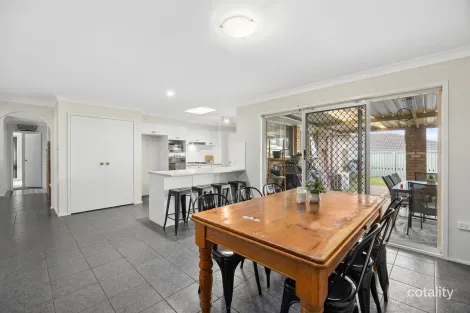 Property photo of 15 Holly Close Lake Haven NSW 2263